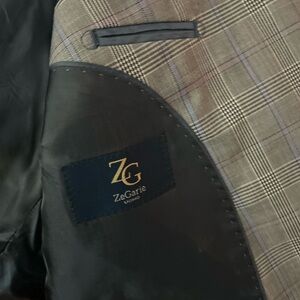 ZeGarie Plaid Blazer